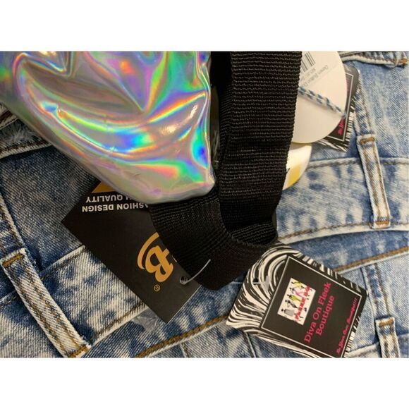 Metallic Faux Leather Fanny Pack - Picture 3 of 4